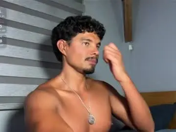 Chaturbate Live Sex Cam of daniel0910s