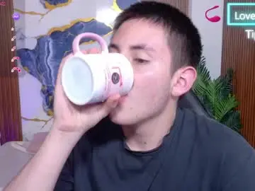 Chaturbate Live Sex Cam of andres_tay