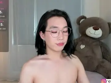 Chaturbate Live Sex Cam of ren_yoonn