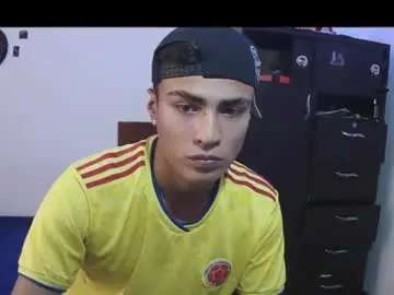 Chaturbate Live Sex Cam of fenix_hardcock
