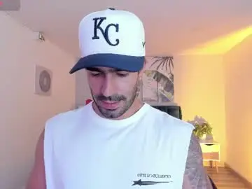 Chaturbate Sex Cam of tbastian