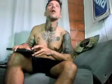 Chaturbate Live Sex Cam of dylanstonne1
