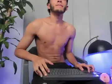 Chaturbate Nude Webcam of tyler_fox_