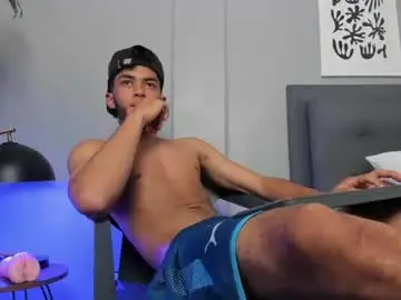 Chaturbate Nude Webcam of tyler_fox_
