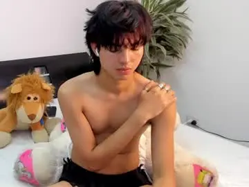 Chaturbate Live Sex Cam of santy_kitty
