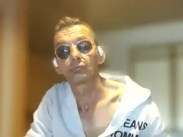 Chaturbate Live Sex Cam of dreambob
