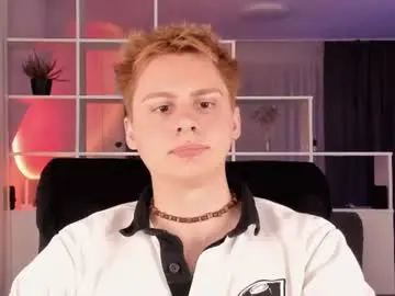 Chaturbate Live Sex Cam of sunburn_boy
