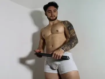 Chaturbate Free Porn Cam of latinboyvip_