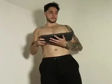Chaturbate Live Porn of latinboyvip_