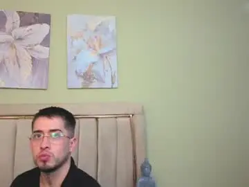Chaturbate Adult Webcam of tommas_johnson