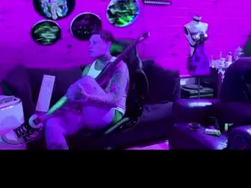Chaturbate Live Sex Cam of siphonophorslaysstrings