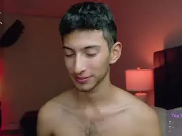 Chaturbate Live Sex Cam of ethan_skiny_