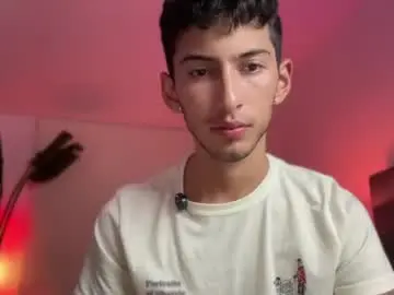 Chaturbate Live Porn of ethan_skiny_