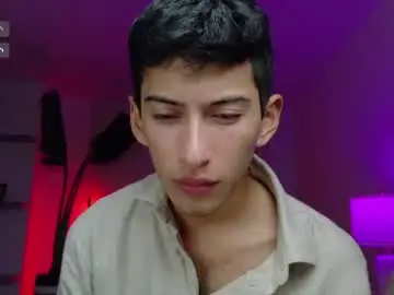 Chaturbate Live Sex Cam of ethan_skiny_