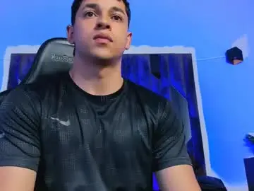 Chaturbate Live Sex Cam of adamkeith_1