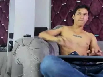 Chaturbate Live Porn of tonybenedetti