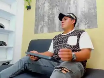 Chaturbate Adult Video Chat of theo_wood3