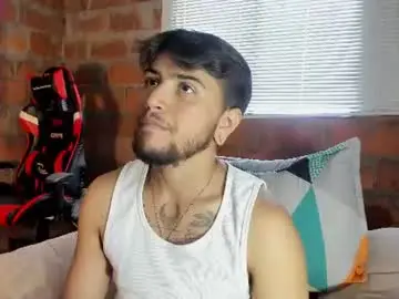 Chaturbate Live Sex Cam of philip_stones_ftm