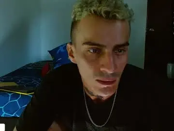 Chaturbate Sex Cam of bray_hotboy