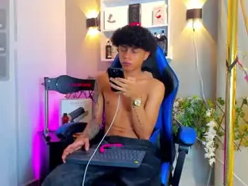 Chaturbate Live Sex Cam of _taylor_black
