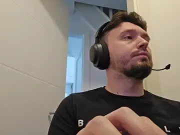 Chaturbate Live Porn of 8inchdude93