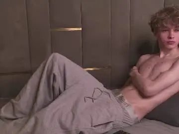 Chaturbate Live Porn of curlytwinkboy