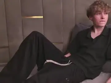 Chaturbate Free Live Porn of curlytwinkboy