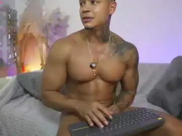 Chaturbate Best live sex cam show of diagostone