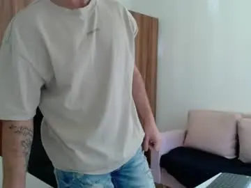 Chaturbate Adult Webcams of darius_94