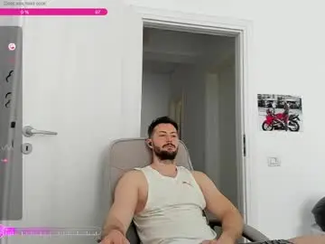 Chaturbate Live Sex Cam of hard_chriss