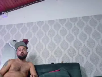 Chaturbate Free Porn Cam of michaell_twink