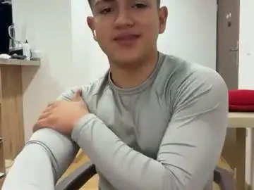 Chaturbate Live Sex Cam of santiagomg_