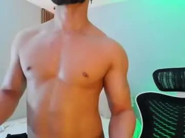 Chaturbate Live Sex Cam of paul_reyborg