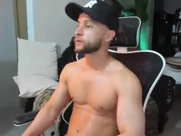 Chaturbate Live Sex Cam of paul_reyborg