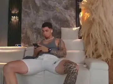 Chaturbate Free Live Porn of camiloalvarezzz3