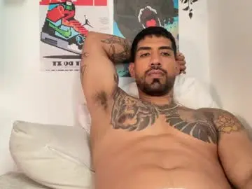 Chaturbate Free Porn Cam of myke_esthetic