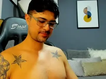 Chaturbate Live Sex Cam of adam_clarke