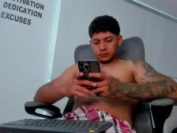 Chaturbate Live Porn of lunay_xtreemboy