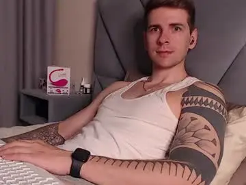 Chaturbate Live Sex Cam of mr_longboy