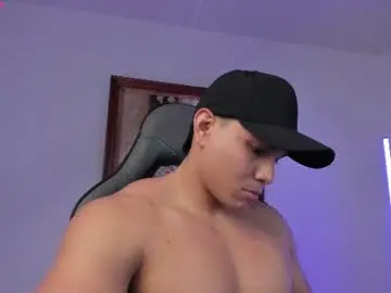 Chaturbate Best live sex cam show of roy__constance