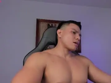 Chaturbate Live Sex Cam of roy__constance