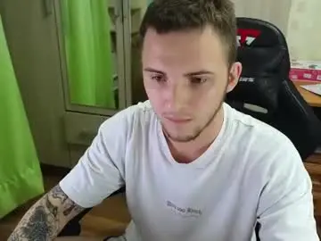 Chaturbate Nude Webcam of golden_boyyy21