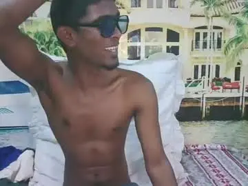 Chaturbate Live Sex Cam of indianthuggin