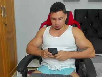 Chaturbate Best live sex cam show of tyler_hank1