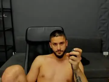 Chaturbate Best live sex cam show of troywade