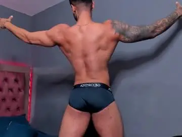 Chaturbate Live Sex of luigi1_