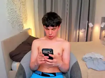 Chaturbate Live Sex Cam of ethan_crowe