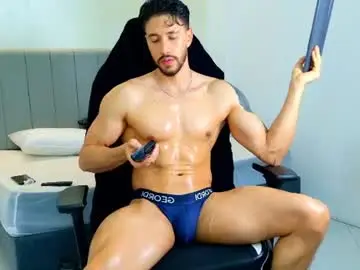 Chaturbate Watch Live Sex Cams of evans_opry1