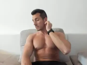 Chaturbate Free Live Porn of roberto4ever