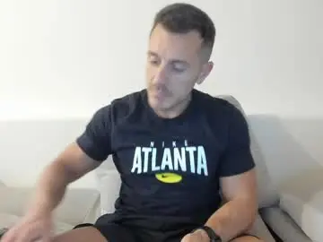 Chaturbate Free Live Porn of roberto4ever